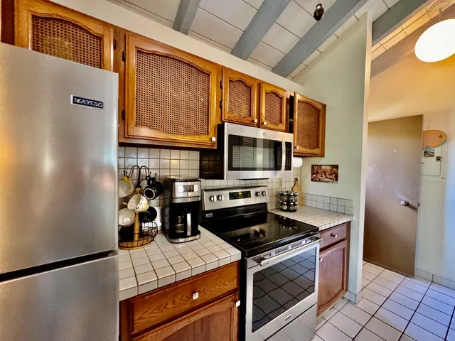 $279,000 | 50 Kepuhi Place, Unit 201, Maunaloa, HI 96770