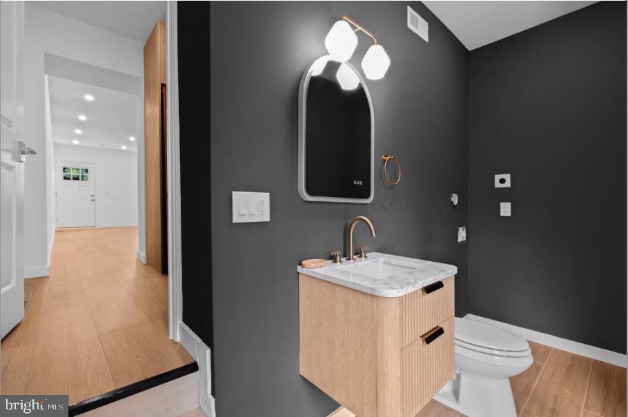 2215 Mutter Street Philadelphia, PA 19133 - Photo 4 of 25