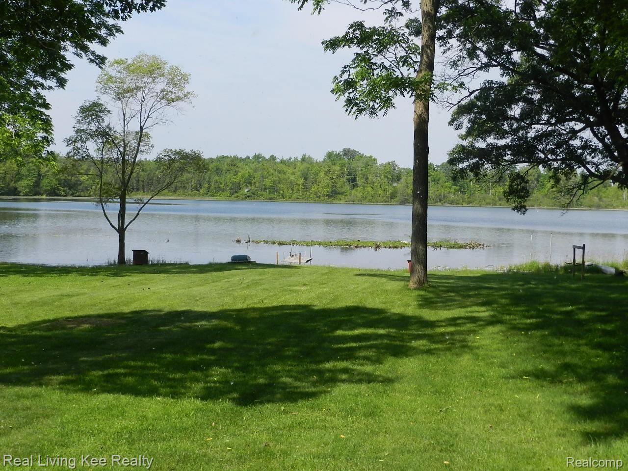 4138 Rohr Road Lake Orion, MI 48359 - Photo 5 of 51 DSCN4677.JPG