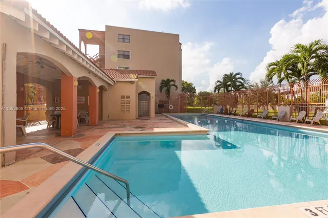 $2,350 | 10257 Northwest 9th St Circle, Unit 10610, Miami, FL 33172