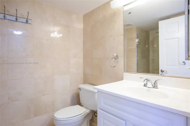 $2,350 | 10257 Northwest 9th St Circle, Unit 10610, Miami, FL 33172