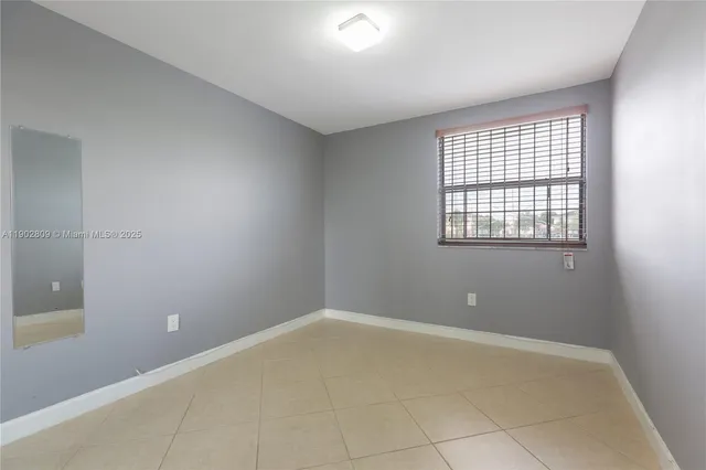 $2,350 | 10257 Northwest 9th St Circle, Unit 10610, Miami, FL 33172