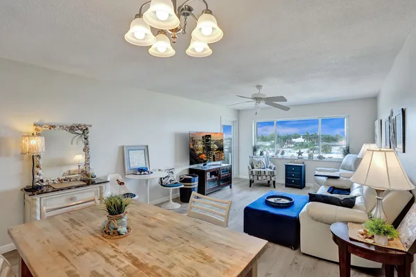 $1,350 | 1502 South Lakeside Drive, Unit 414, Lake Worth Beach, FL 33460