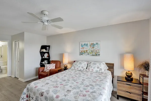 $1,350 | 1502 South Lakeside Drive, Unit 414, Lake Worth Beach, FL 33460