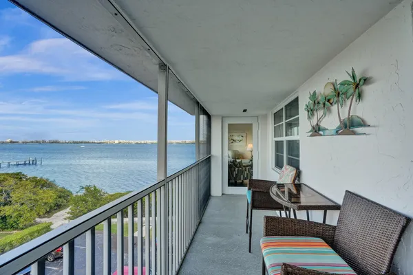 $1,350 | 1502 South Lakeside Drive, Unit 414, Lake Worth Beach, FL 33460