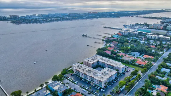 $1,350 | 1502 South Lakeside Drive, Unit 414, Lake Worth Beach, FL 33460