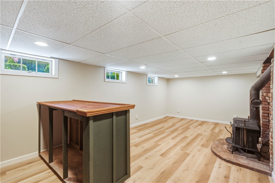 3 Sundale Road Cranston, RI 02921 - Photo 32 of 50