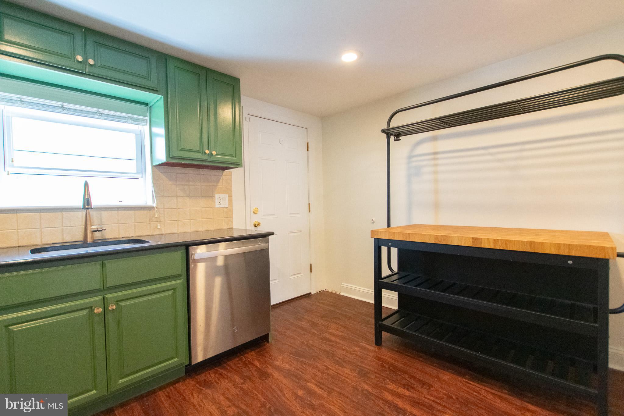 138 Mercy Street Philadelphia, PA 19148 - Photo 3 of 25