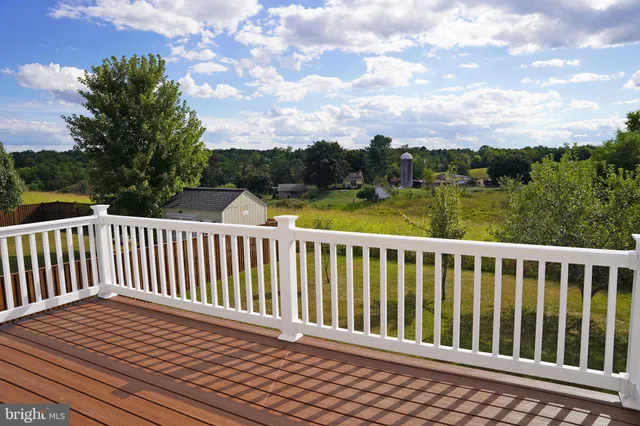 a view of outdoor space