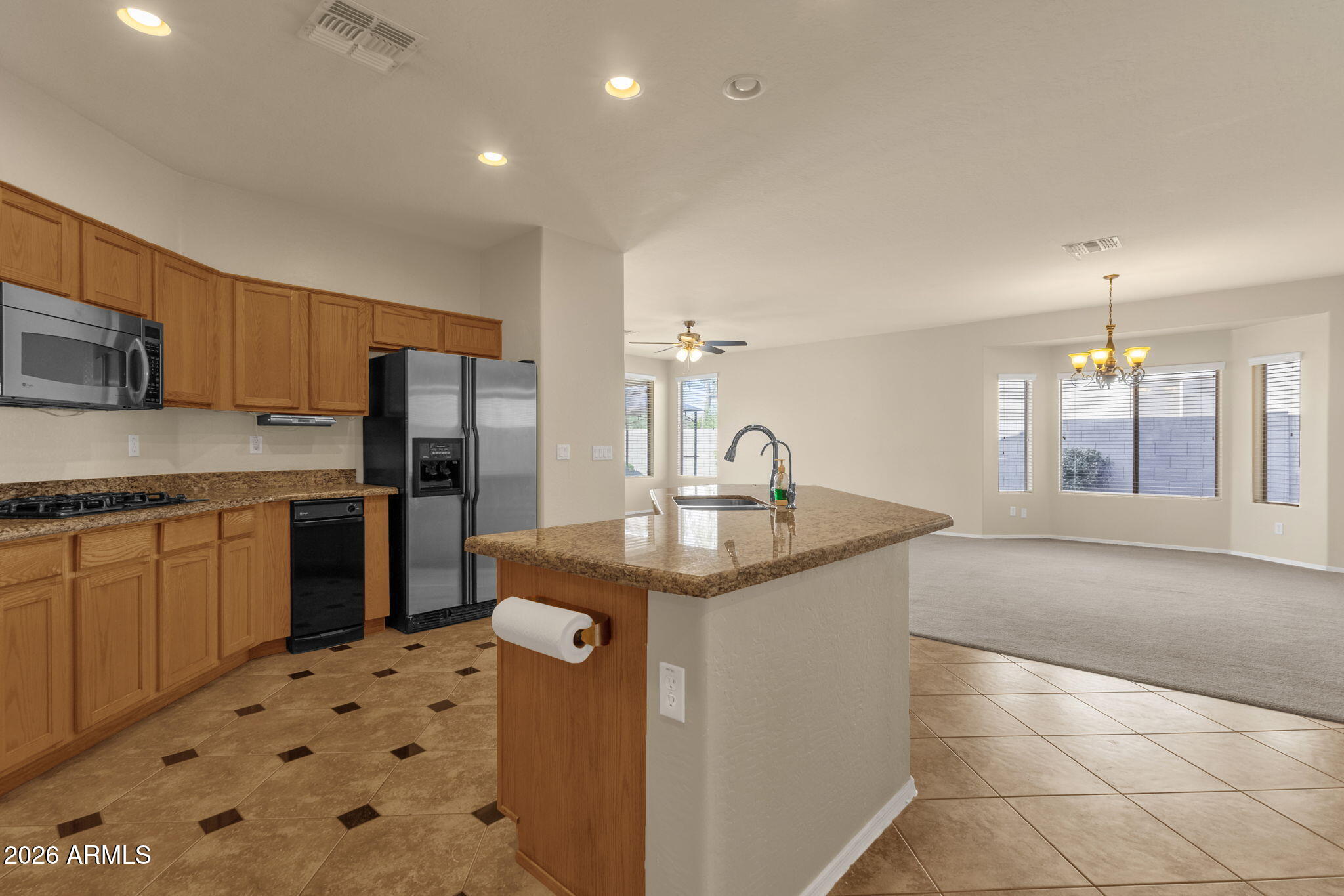 3334 East Hopkins Road Gilbert, AZ 85295 - Photo 18 of 61 Kitchen w/Island