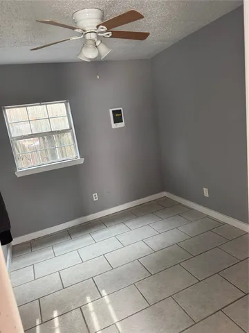 $950 | 7018 Avenue F, Unit 6, Houston, TX 77011