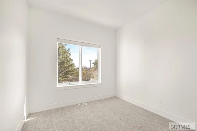 $1,975 | 1280 Bridgewater Court, Idaho Falls, ID 83402