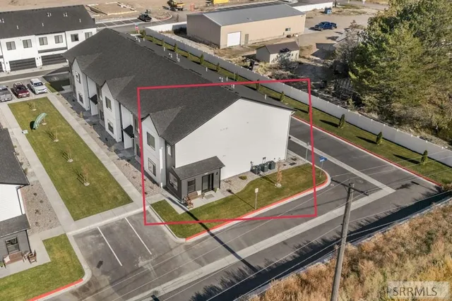 $1,975 | 1280 Bridgewater Court, Idaho Falls, ID 83402