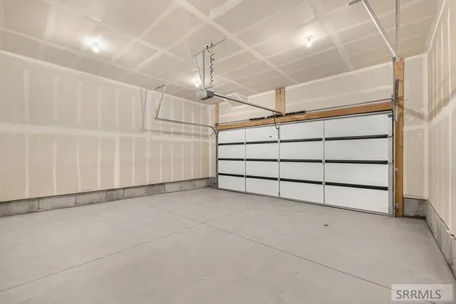 $1,975 | 1280 Bridgewater Court, Idaho Falls, ID 83402