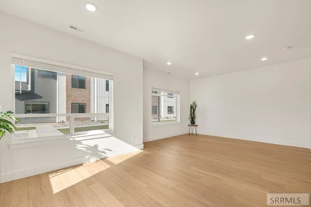 $1,975 | 1280 Bridgewater Court, Idaho Falls, ID 83402