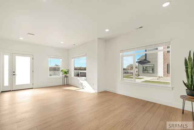 $1,975 | 1280 Bridgewater Court, Idaho Falls, ID 83402