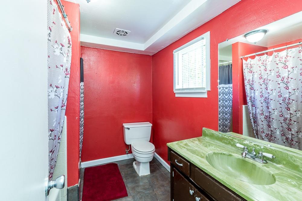 917 E Street Reedley, CA 93654 - Photo 18 of 32
