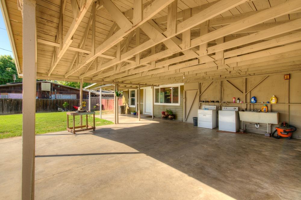 917 E Street Reedley, CA 93654 - Photo 19 of 32