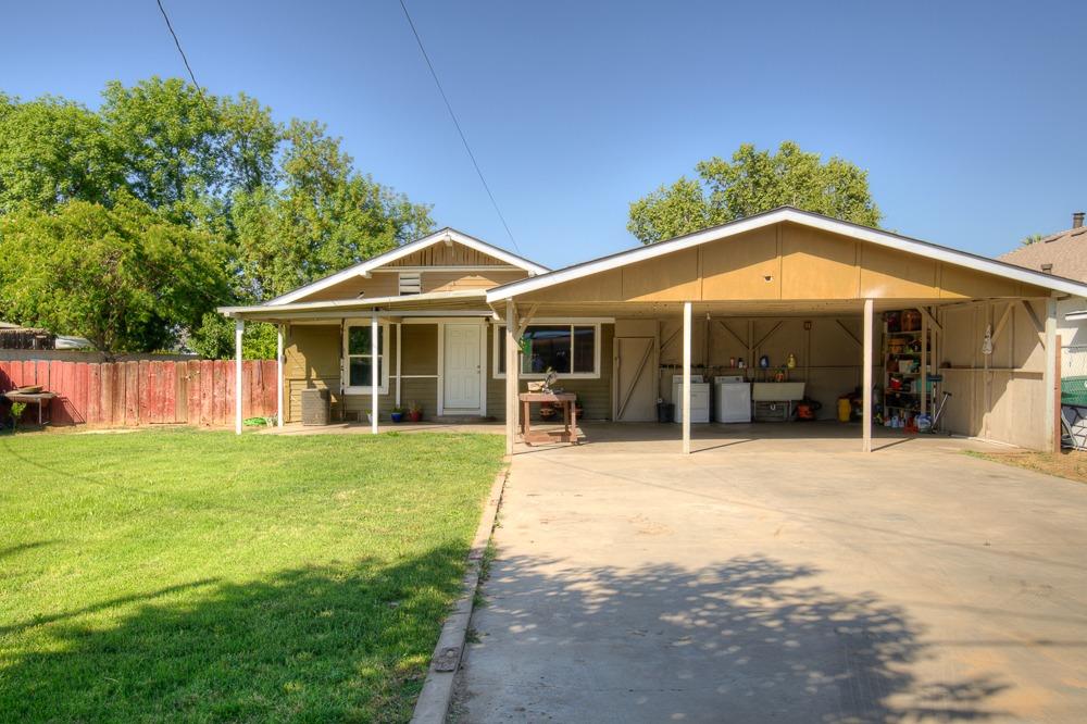 917 E Street Reedley, CA 93654 - Photo 21 of 32