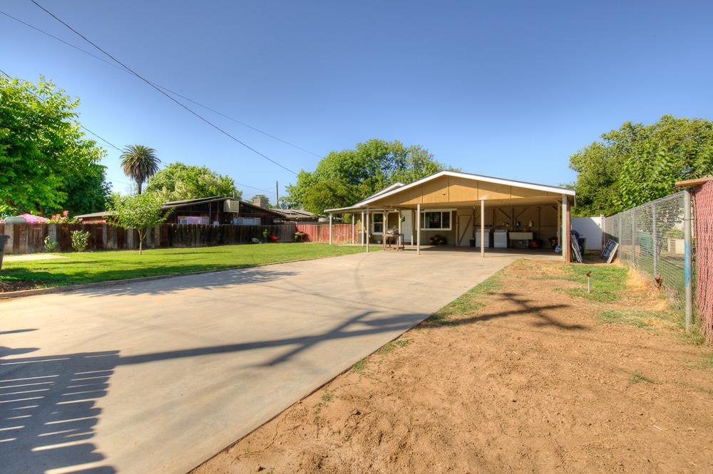 917 E Street Reedley, CA 93654 - Photo 23 of 32