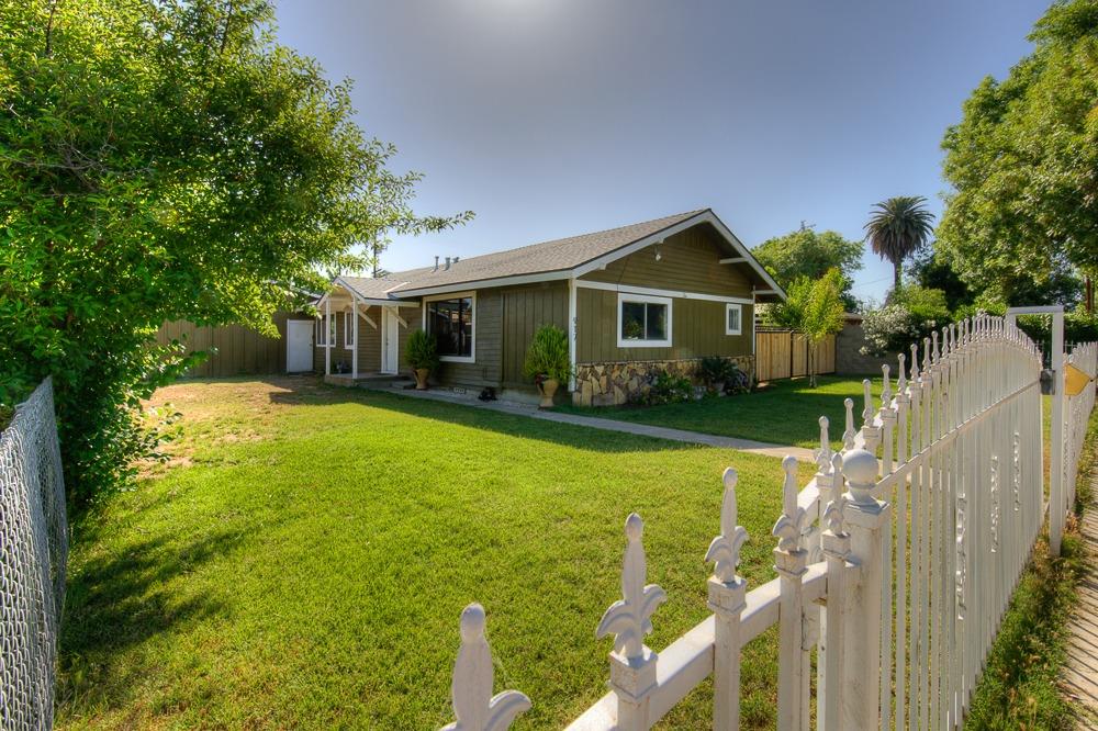 917 E Street Reedley, CA 93654 - Photo 29 of 32