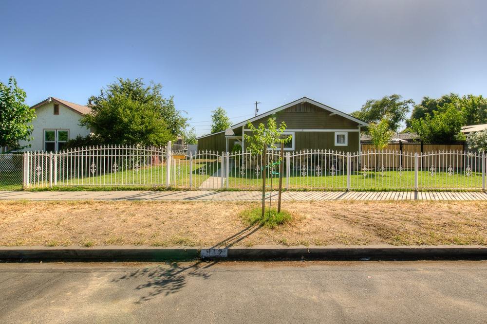 917 E Street Reedley, CA 93654 - Photo 31 of 32