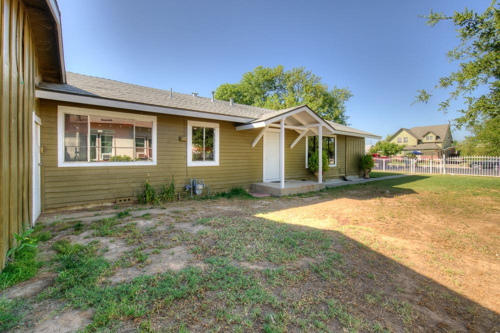 917 E Street Reedley, CA 93654 - Photo 32 of 32