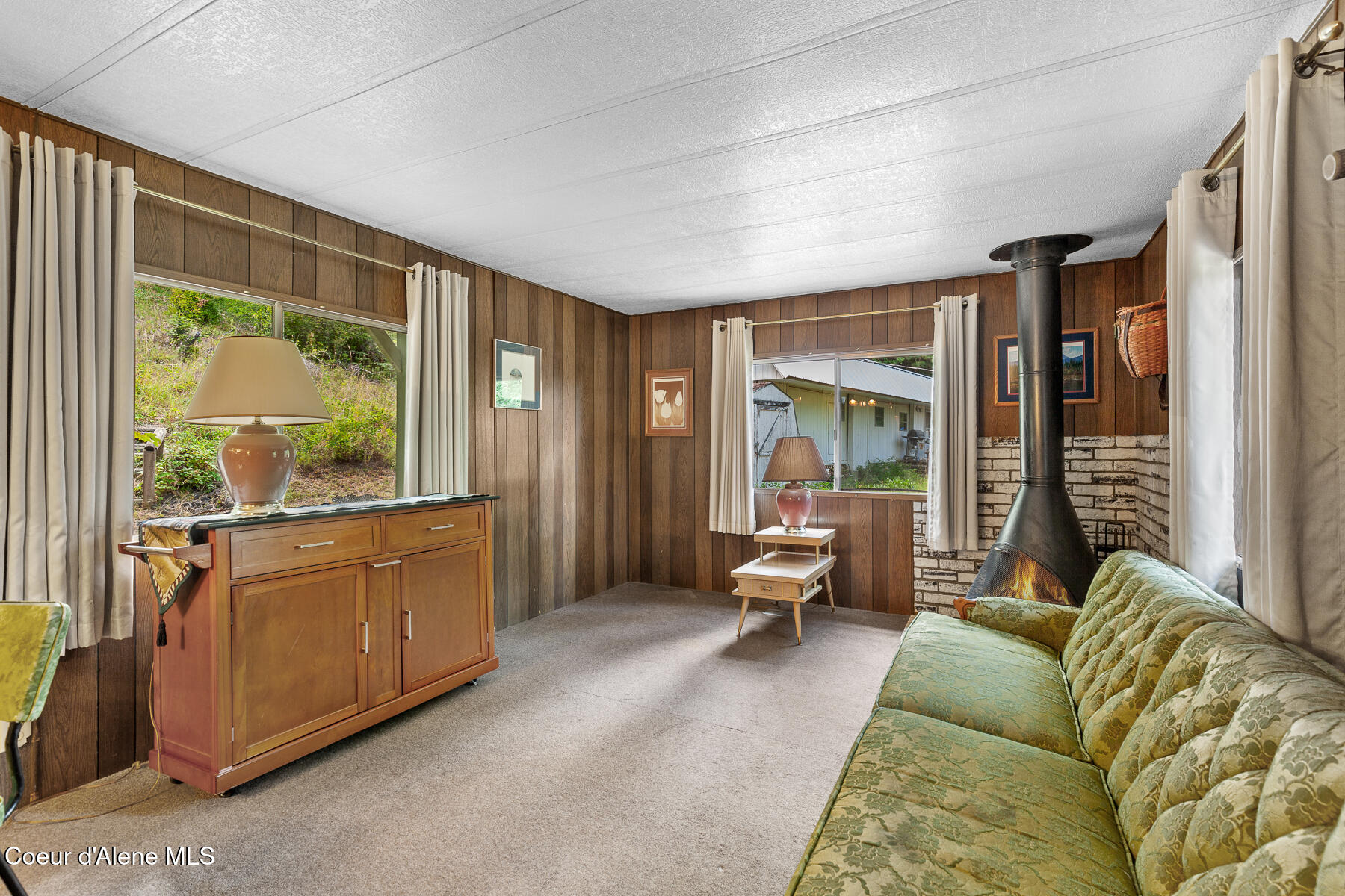 20791 South Cave Bay Road Worley, ID 83876 - Photo 4 of 23 Living Room