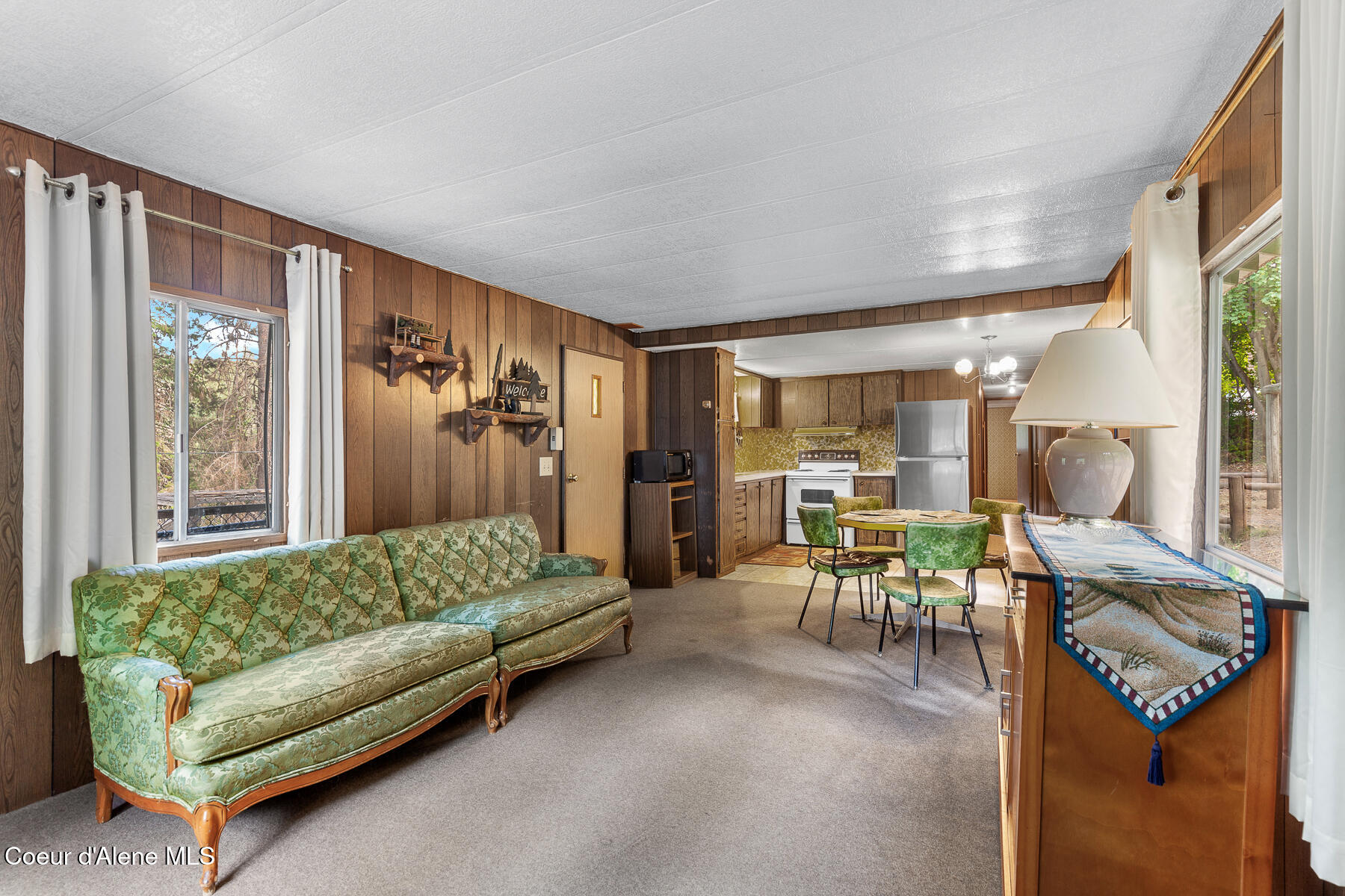 20791 South Cave Bay Road Worley, ID 83876 - Photo 6 of 23 Living Room