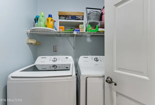 $369,900 | 1000 Harrogate Drive, Knoxville, TN 37923