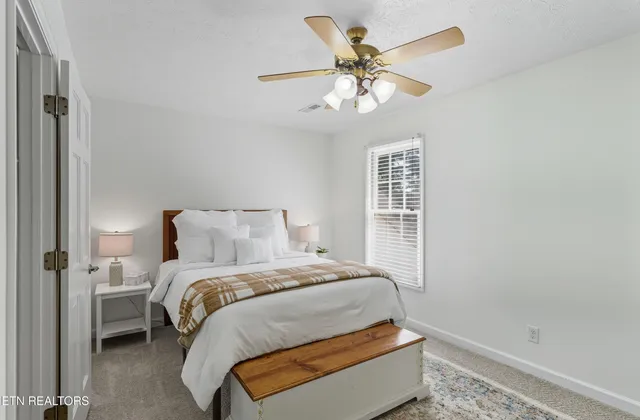 $369,900 | 1000 Harrogate Drive, Knoxville, TN 37923