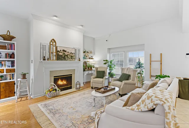 $369,900 | 1000 Harrogate Drive, Knoxville, TN 37923