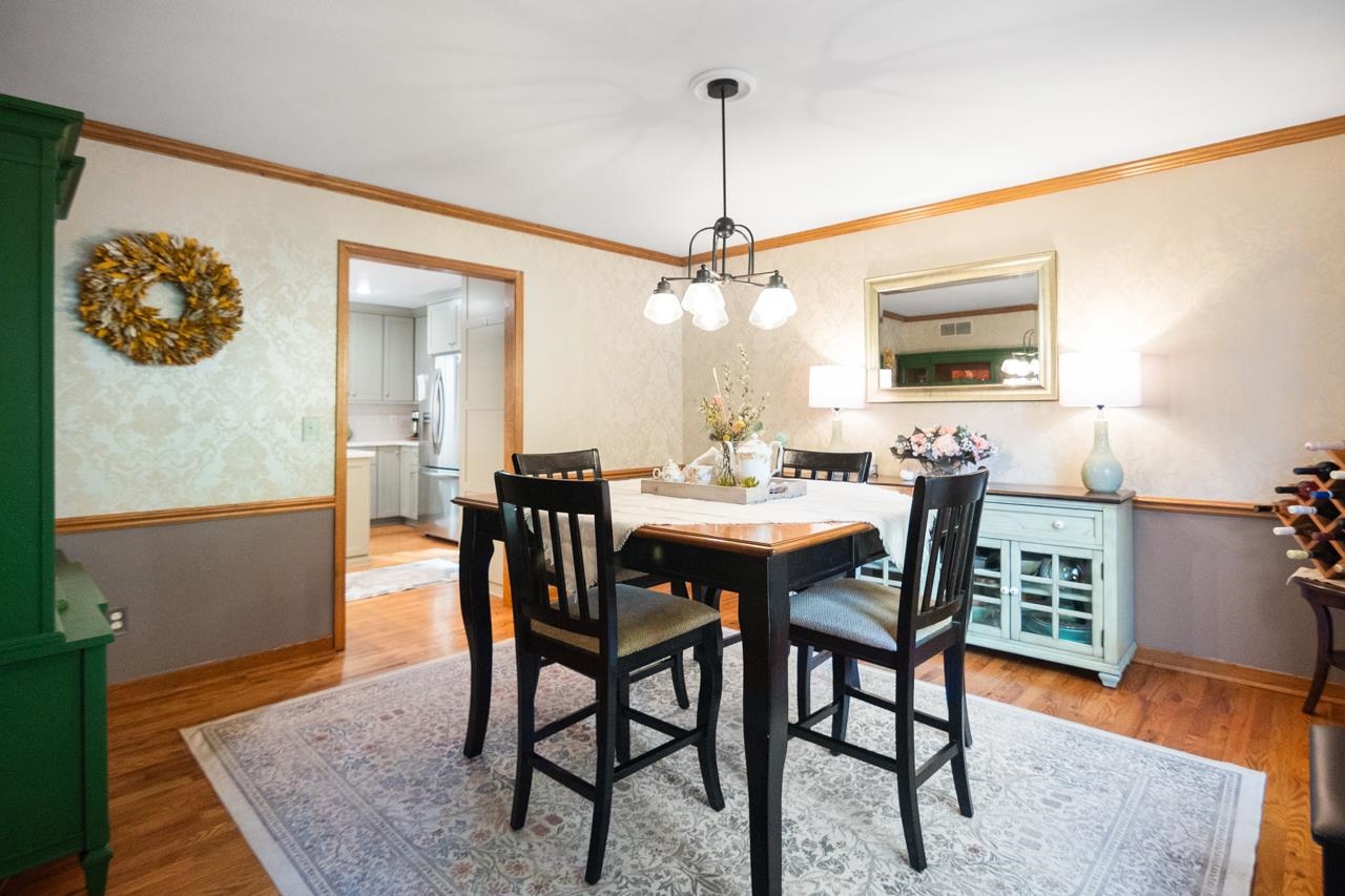 4551 Choctaw Trail Green Bay, WI 54313 - Photo 12 of 57