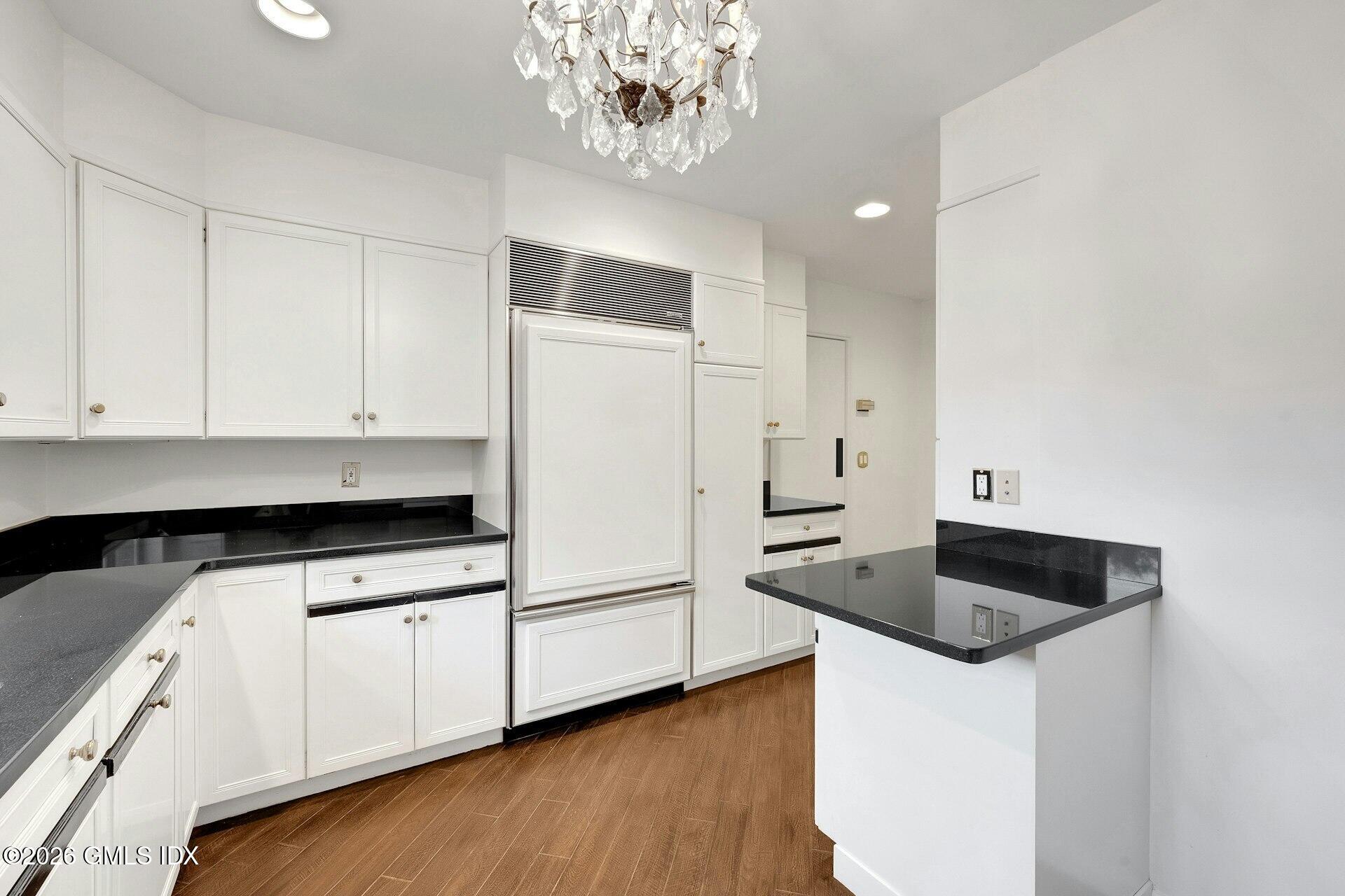630 Steamboat Road, Unit 4AN Greenwich, CT 06830 - Photo 8 of 32 Kitchen