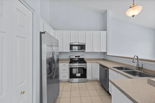 $349,900 | 1710 Dogwood Lane, Hanover Park, IL 60133