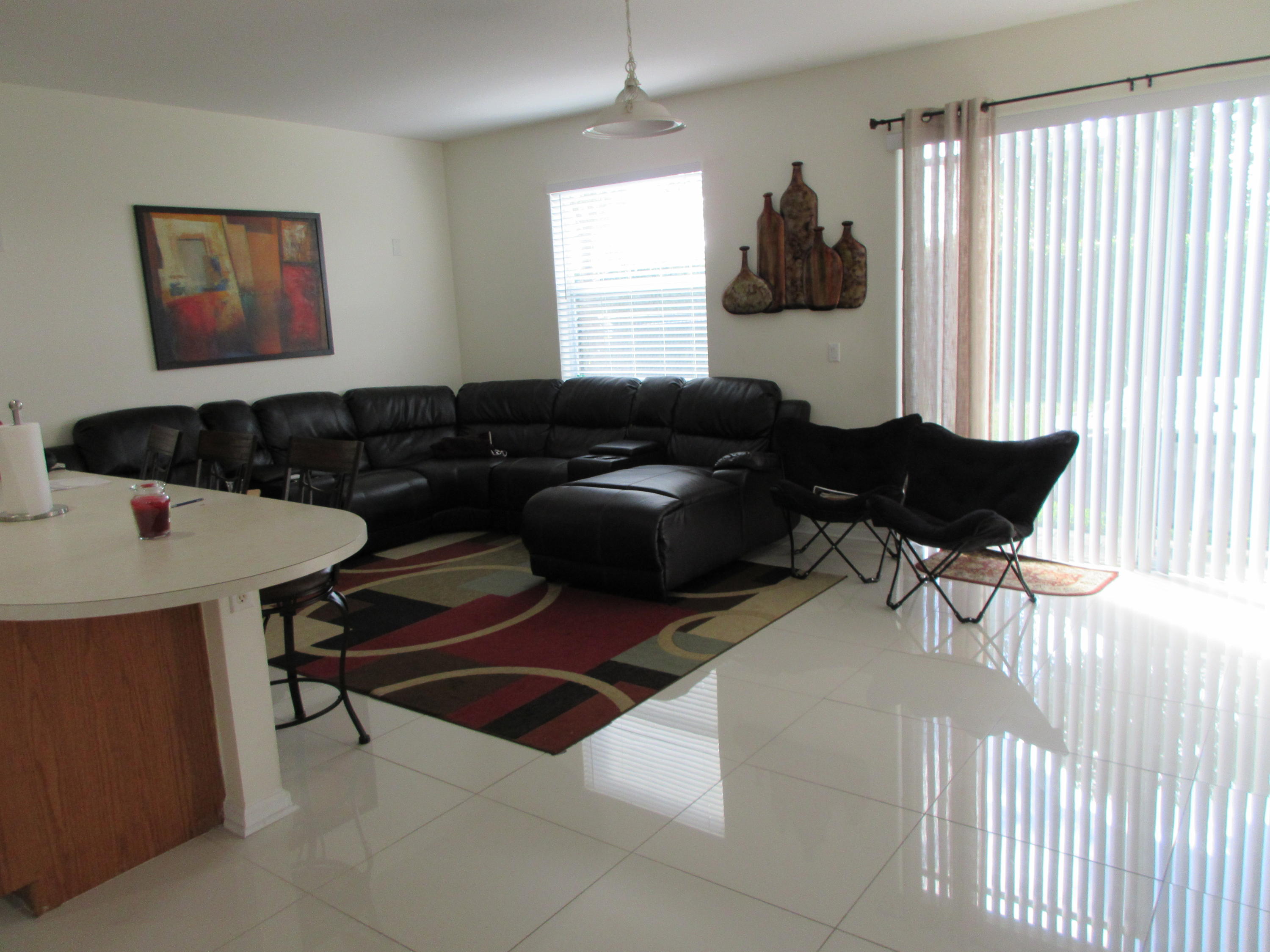 1289 Rose Gate Boulevard Riviera Beach, FL 33404 - Photo 3 of 12 IMG_0511