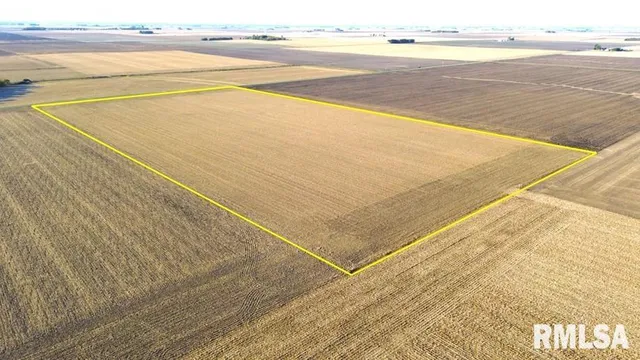 $3,367,688 | 1900 N Road, Hindsboro, IL 61930