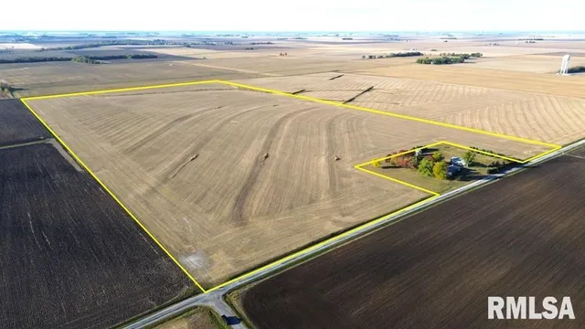 $3,367,688 | 1900 N Road, Hindsboro, IL 61930