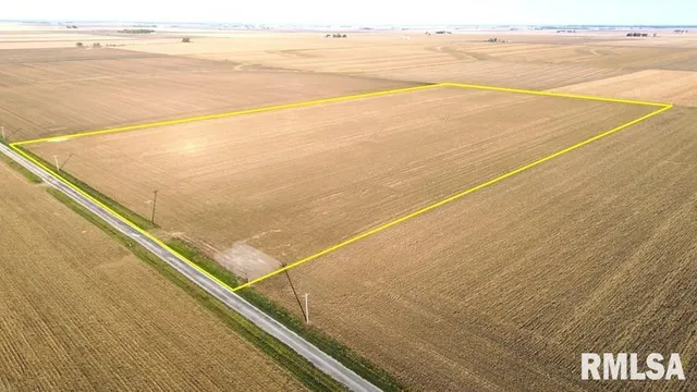 $3,367,688 | 1900 N Road, Hindsboro, IL 61930