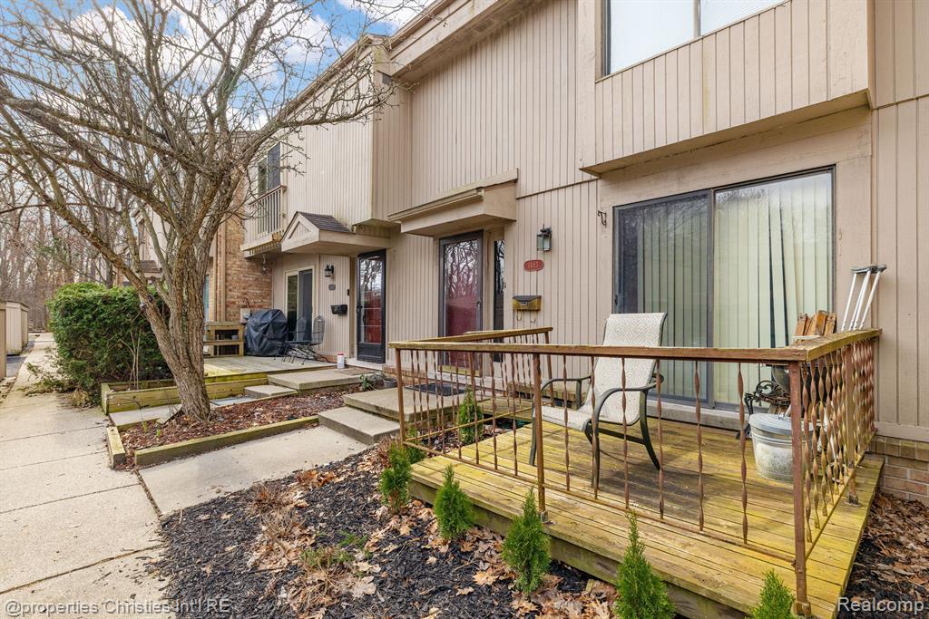 1413 Oakbrook Rochester Hills Rochester, MI 48307 - Photo 2 of 30