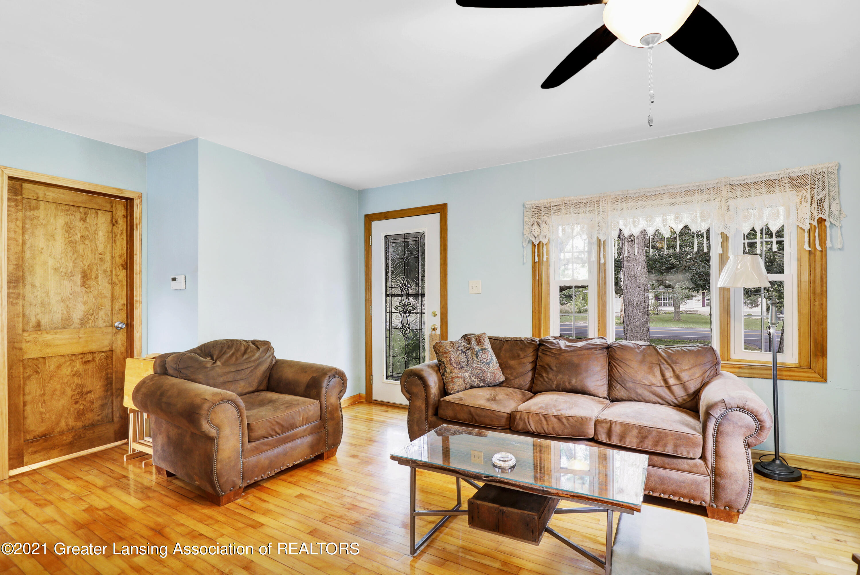 13070 Turner Road Dewitt, MI 48820 - Photo 12 of 35 Living room