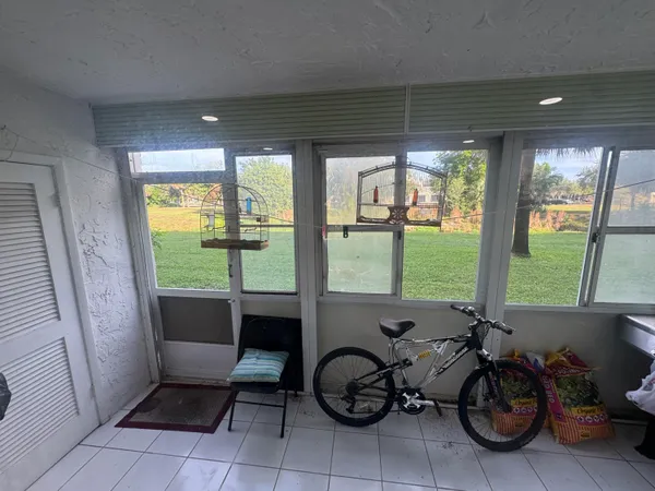 $1,600 | 725 Lori Drive, Unit 107, Palm Springs, FL 33461