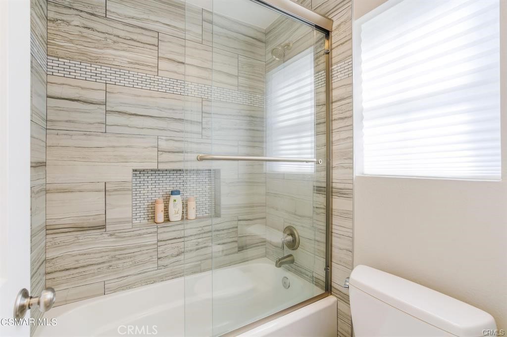 1948 Rory Lane, Unit 4 Simi Valley, CA 93063 - Photo 19 of 23 a bathroom with a sink and a bathtub
