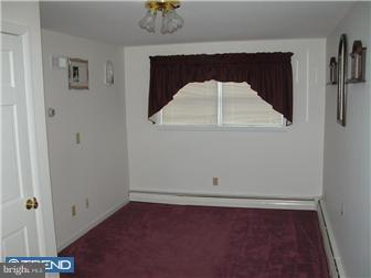 310 Heathcliffe Road Huntingdon Valley, PA 19006 - Photo 11 of 12 Family Room