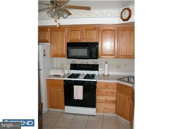 310 Heathcliffe Road Huntingdon Valley, PA 19006 - Photo 6 of 12 Kitchen
