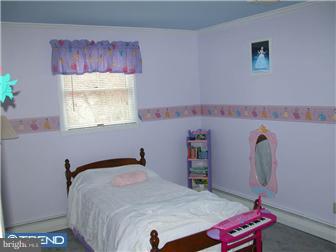 310 Heathcliffe Road Huntingdon Valley, PA 19006 - Photo 9 of 12 Bedroom 2