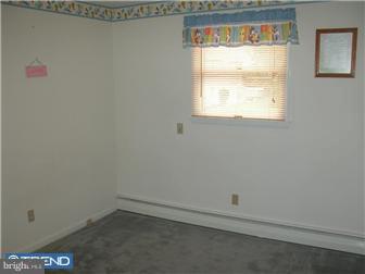 310 Heathcliffe Road Huntingdon Valley, PA 19006 - Photo 10 of 12 Bedroom 3