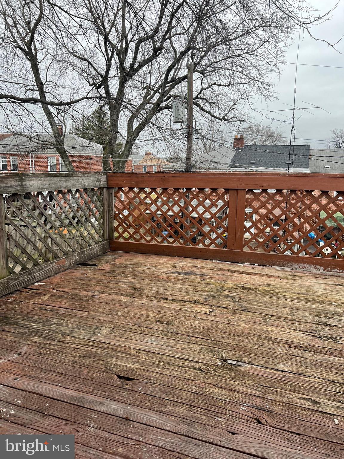 8511 Chestnut Oak Road Parkville, MD 21234 - Photo 9 of 17 a view of wooden fence
