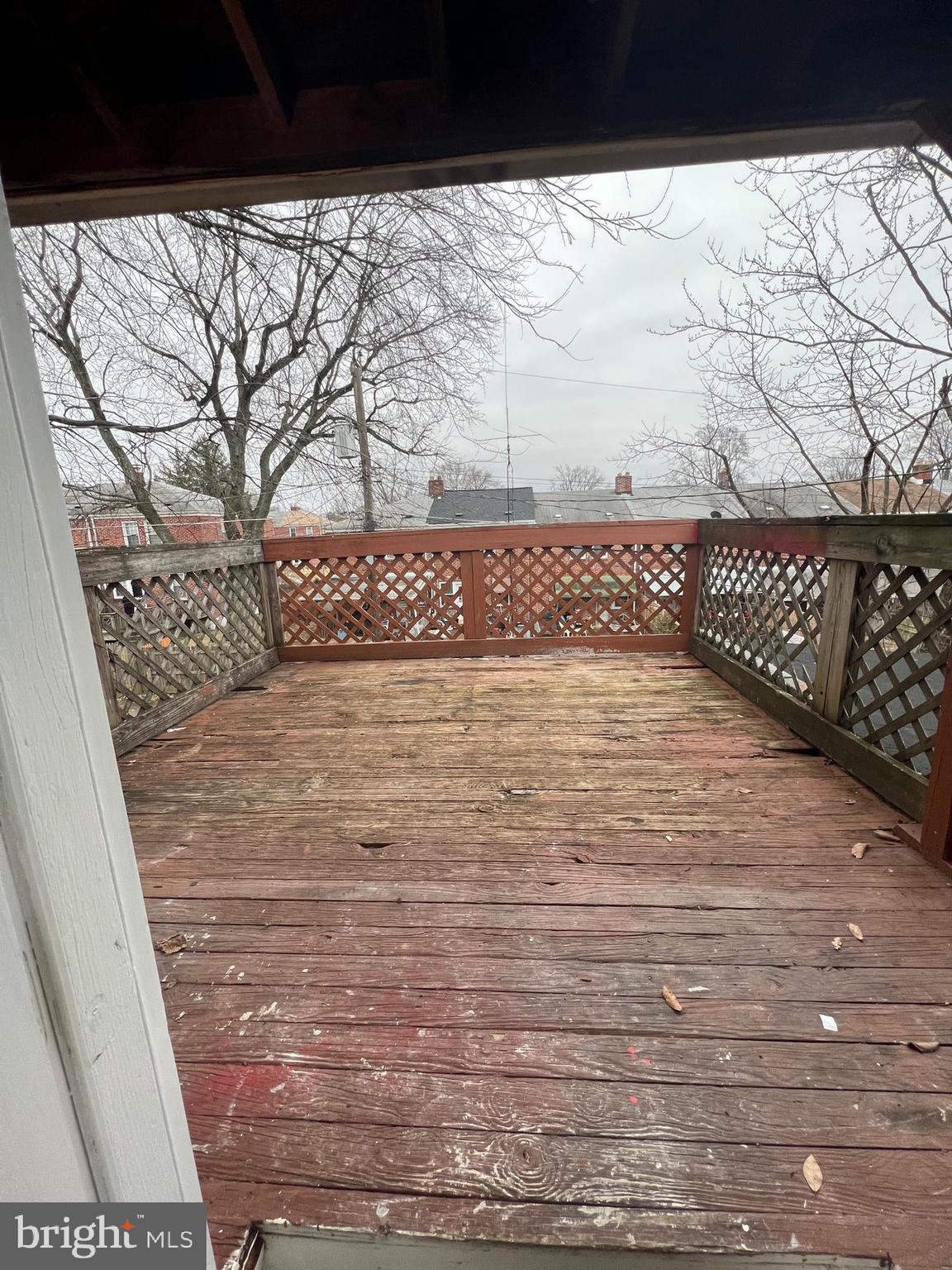 8511 Chestnut Oak Road Parkville, MD 21234 - Photo 10 of 17 a view of wooden floor