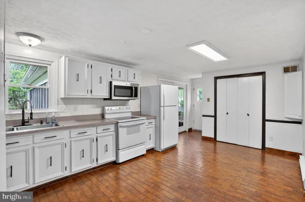$300,000 | 9773 Emerald Lane, Newburg, MD 20664